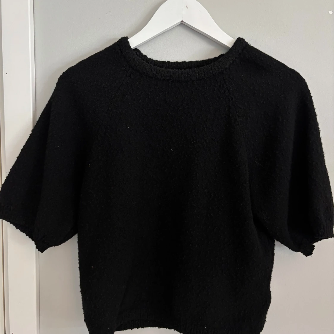 Svart stickad tröja från Lindex