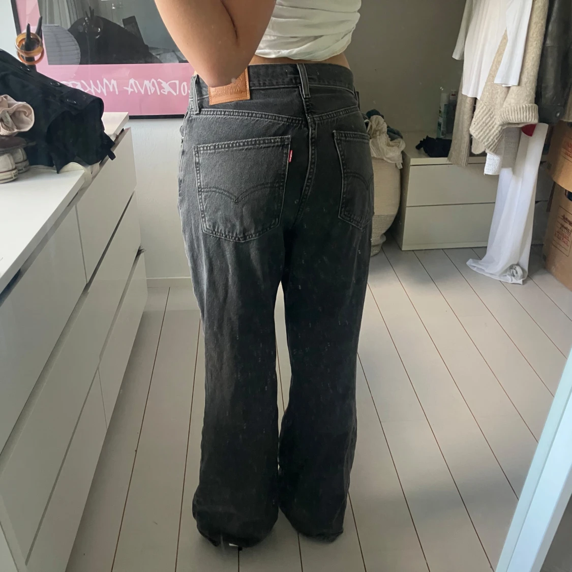 Svarta Levis vida jeans  - 1