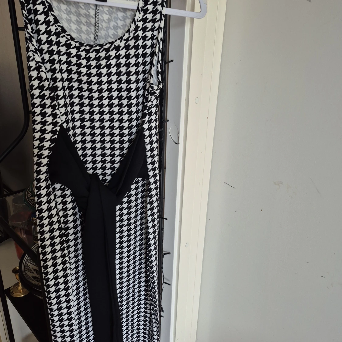 Svartvit långklänning med kavaj och knytband - 1