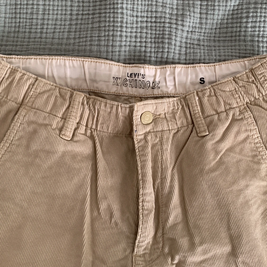 Beiga manchester shorts från Levi's - 2