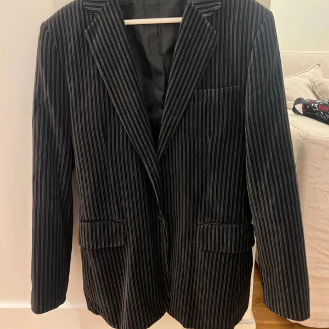 Svart och grå randig kavaj från Selected