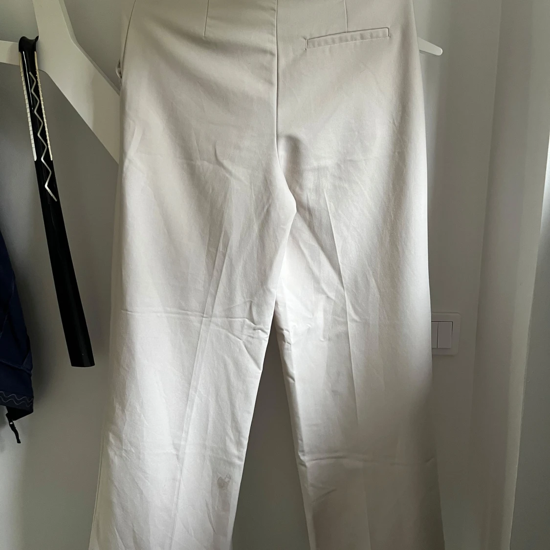 Beiga kostymbyxor från Zara - 1