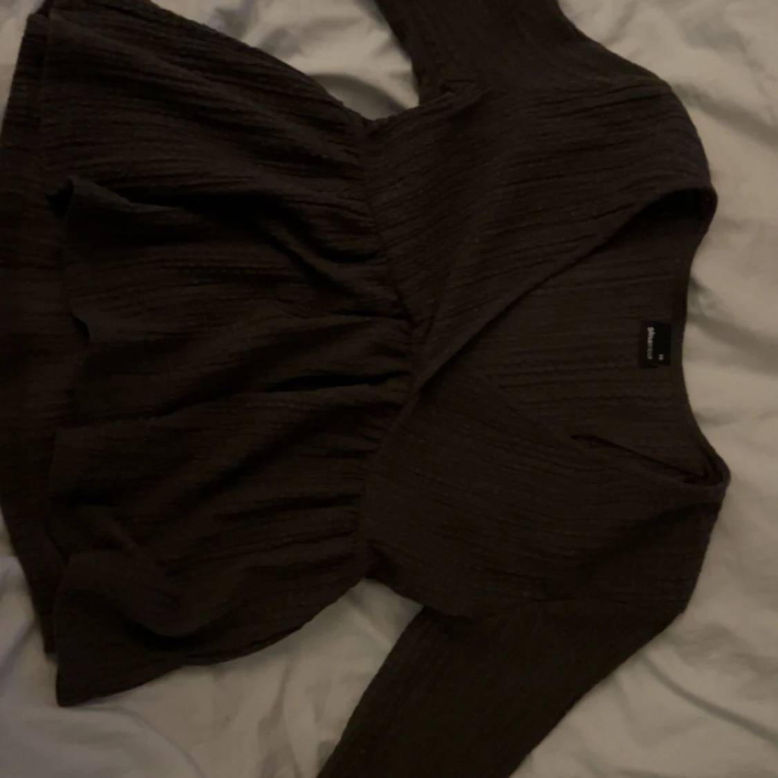 Brun V-ringad topp från Gina Tricot XS - 3