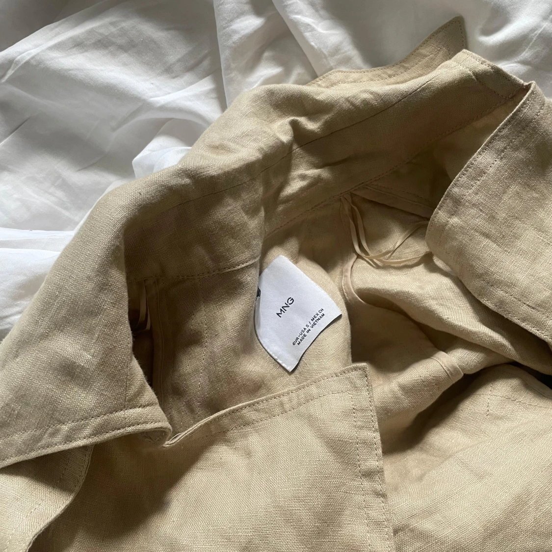 Beige linnesjacka från Mango - 2