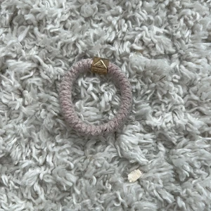 armband från DARE - Säljer tre chunky armband från DARE en kostar 20 skriv vilket färg ni vill ha ❤️❤️✌🏻