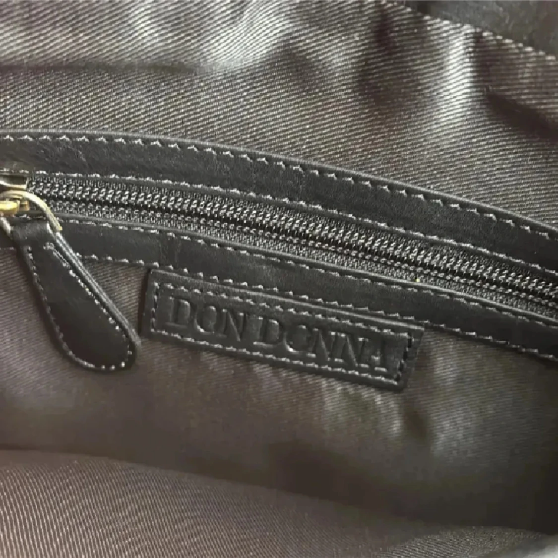 Svart handväska med leopardmönster - 4