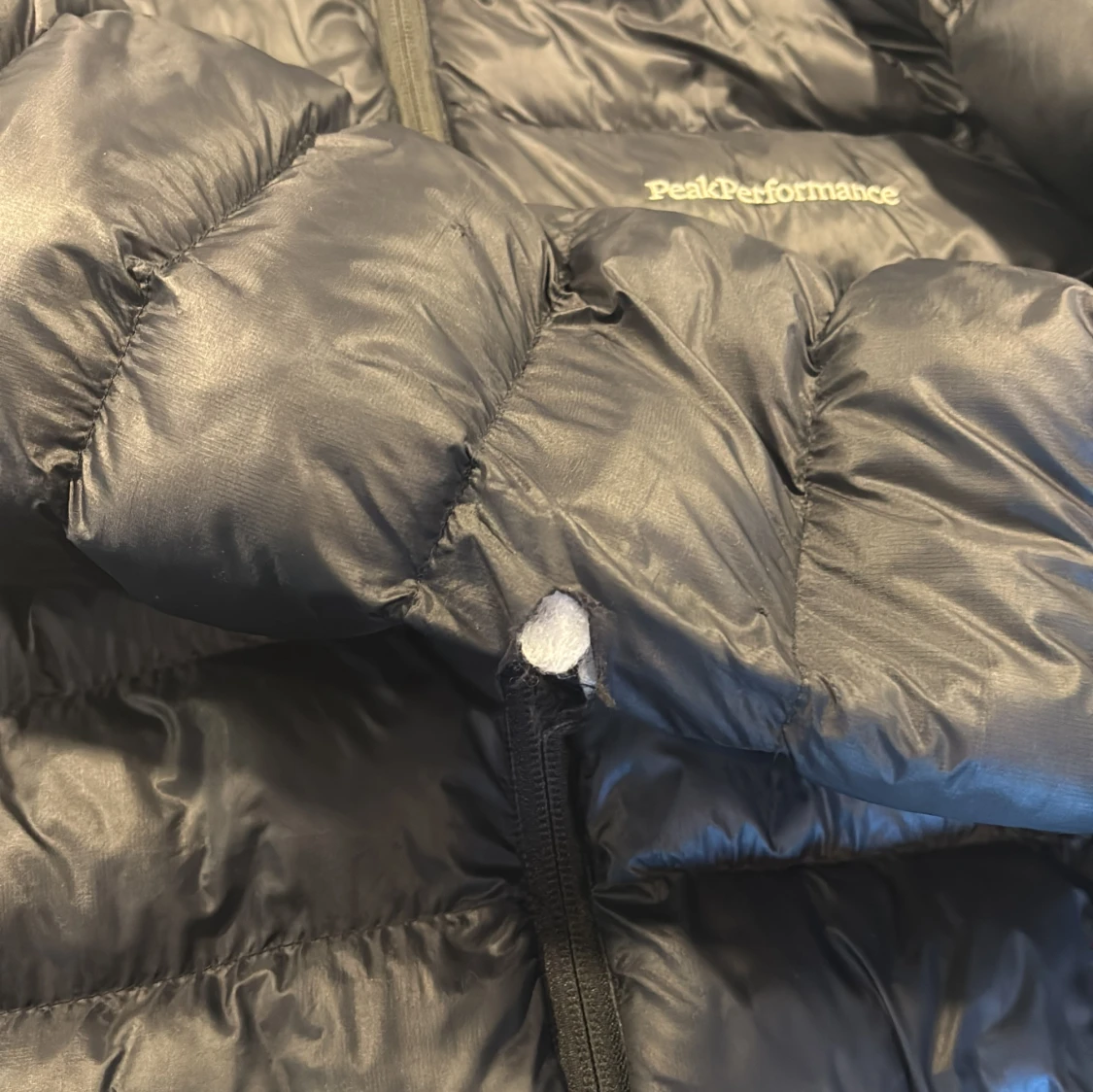 Svart pufferjacka Peak Performance - 1