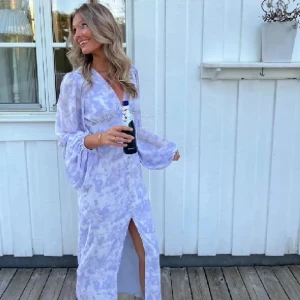 Ljuslila Adoore klänning - Fint skick, använd sparsamt. 