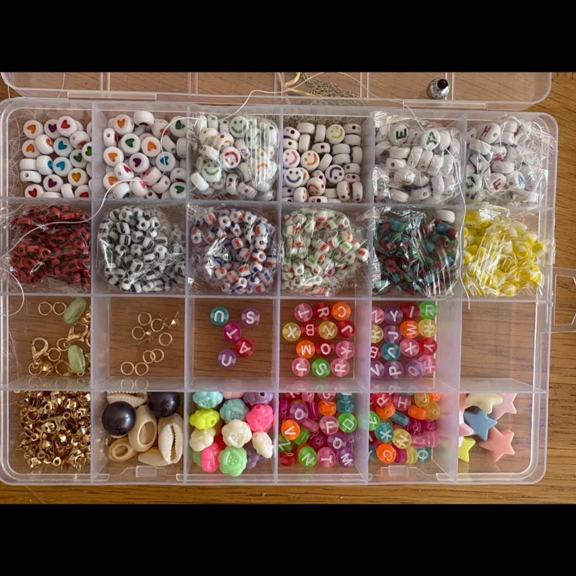 Blå pärlchoker med guldlås - 4