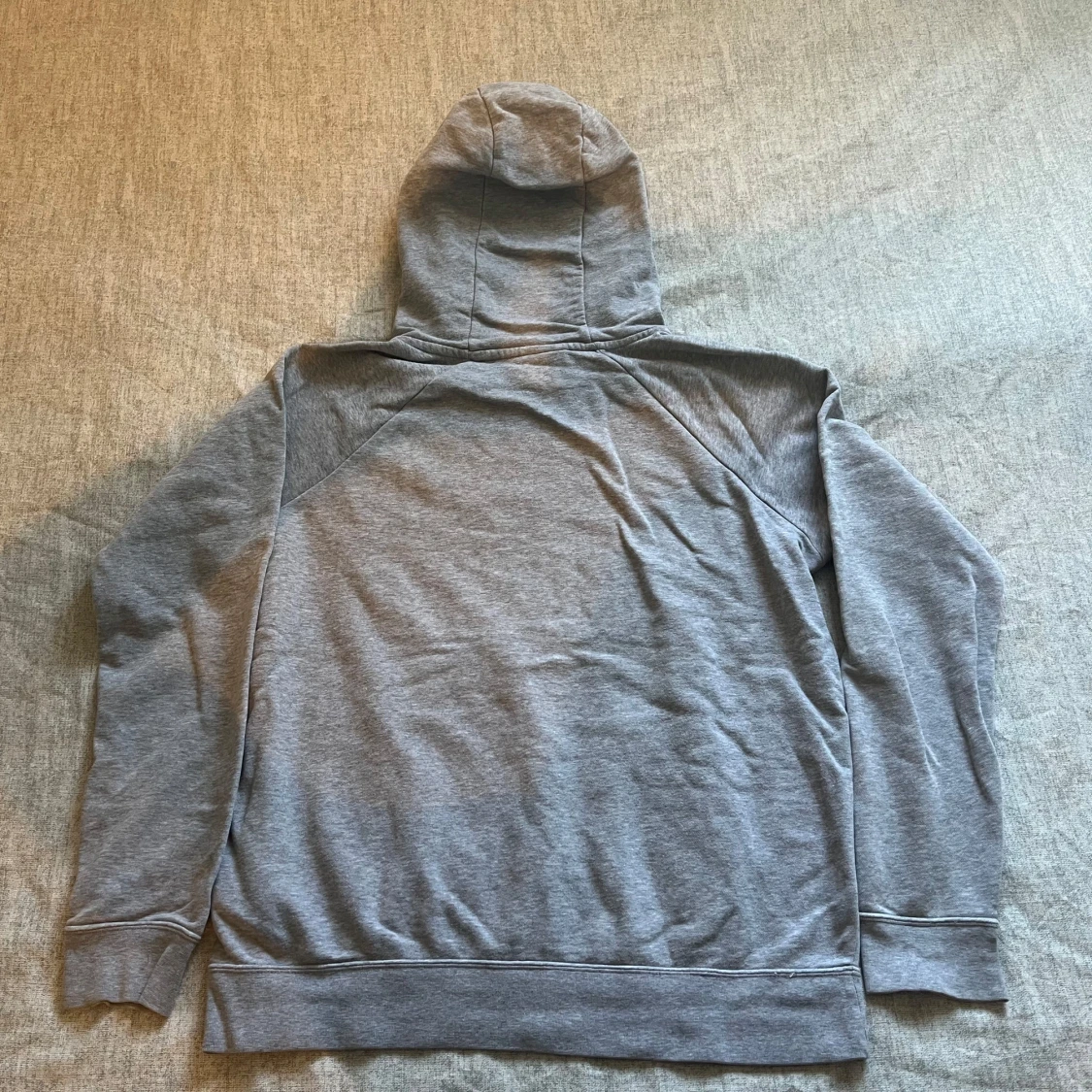 Grå Nike hoodie - 1