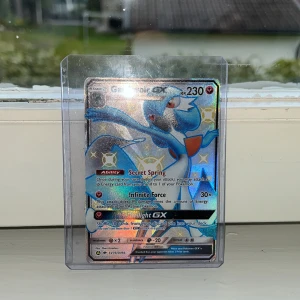 Gardevoir GX - Jag säljer min Gardevoir GX SV75/SV94 som är värt 300 ny och säljer för 250 kan gå ner LITE i pris.
