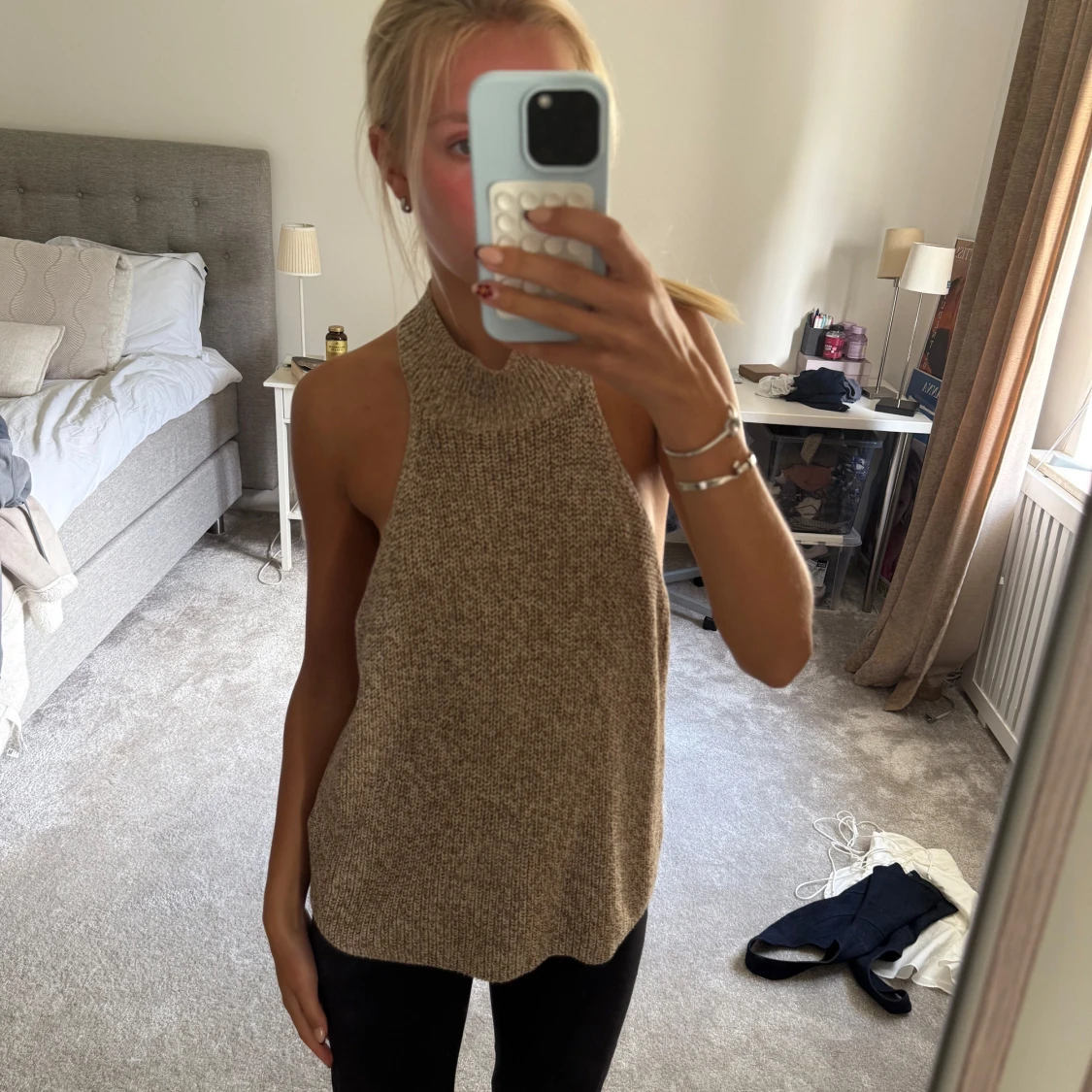 Beige stickad ärmlös halterneck topp - 1