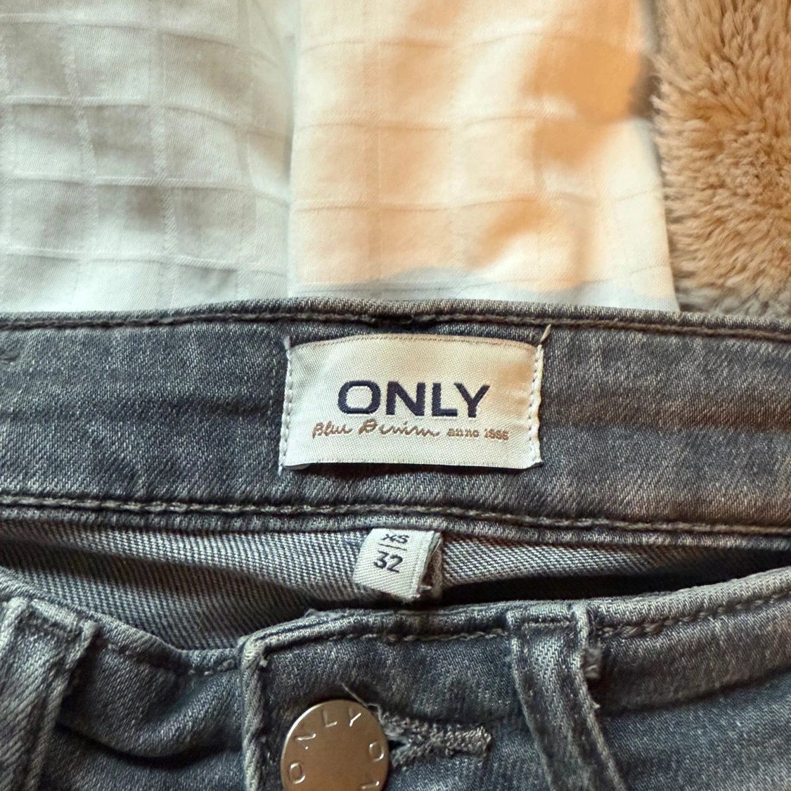 Grå bootcut jeans från ONLY  - 3