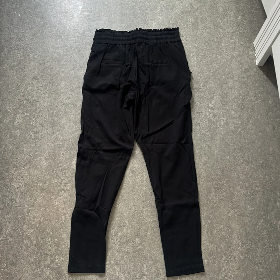 Svarta mjukisbyxor från ONLY  - 1