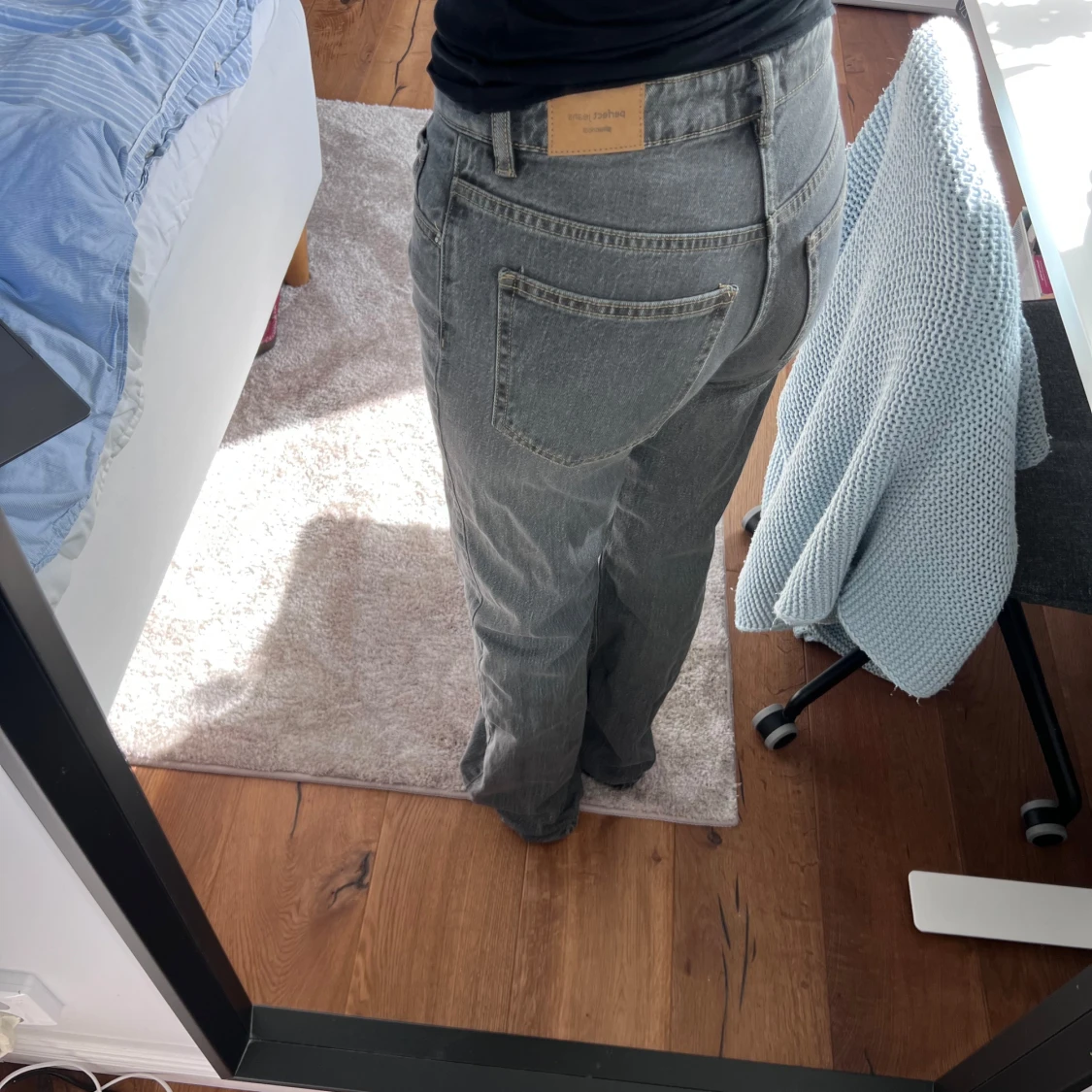 Gråa jeans från Gina Tricot  - 1