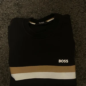 Hugo boss tröja - Perfekt skick Hugo boss tröja hör av er