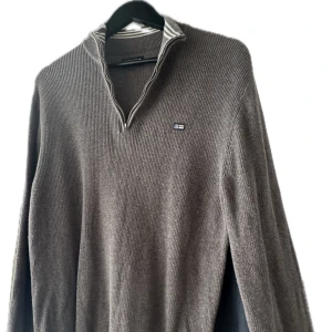 Lexington zip up - As grischig Lexington tröja som inte passar magen längre så måste säljas av. Köptes för 1 395:- | Passar S/M