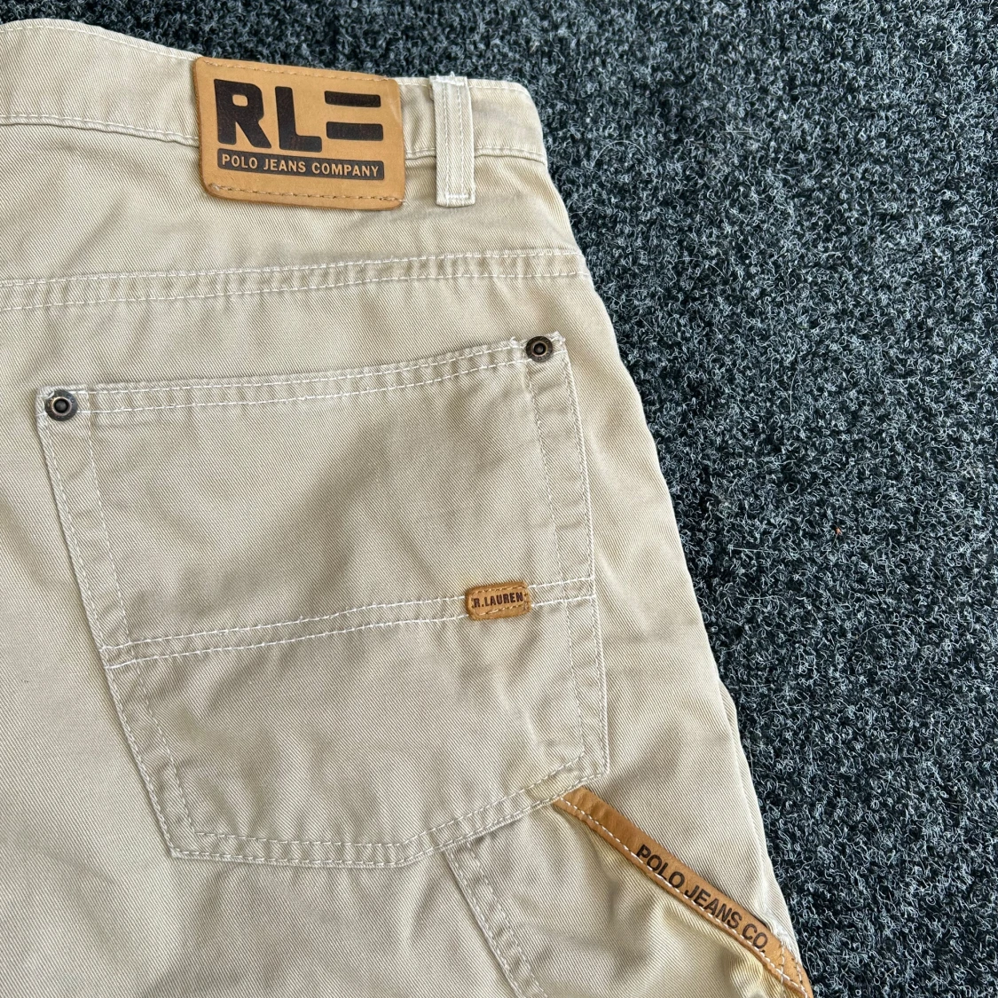 Beiga shorts från Polo Jeans Company - 1