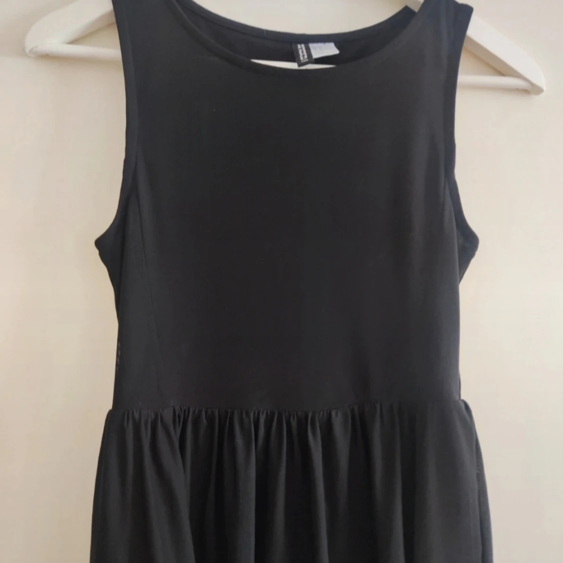 Svart ärmlös långklänning från H&M - 2
