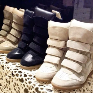 !!SÖKERR!! Isabel marant skor - !!!SÖKER!!! Söker ett par BILLIGA men helst äkta isabel marant skor