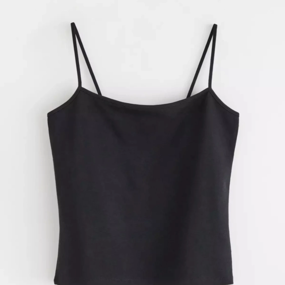 Svart linnetopp med smala axelband - 2