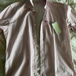 Mango skjorta - Slimfit skjorta från mango. Helt oanvänd och i storlek M. 