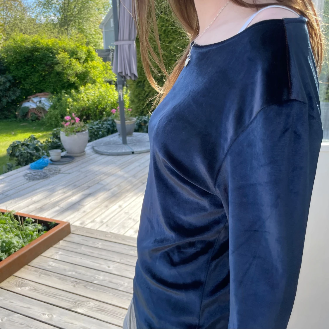 Mörkblå sammetsliknande topp - 1