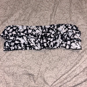 Bikini topp - Köpte den på plick men den har personligen bara testast, samt har inga tecken på användning!🤍