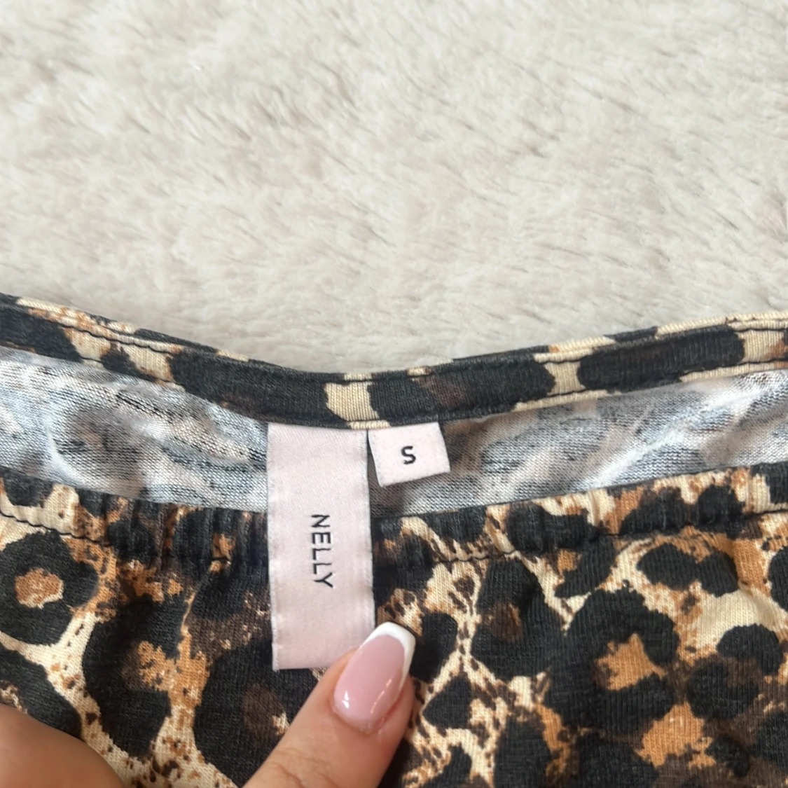 Leopardmönstrad långärmad topp från Nelly - 1