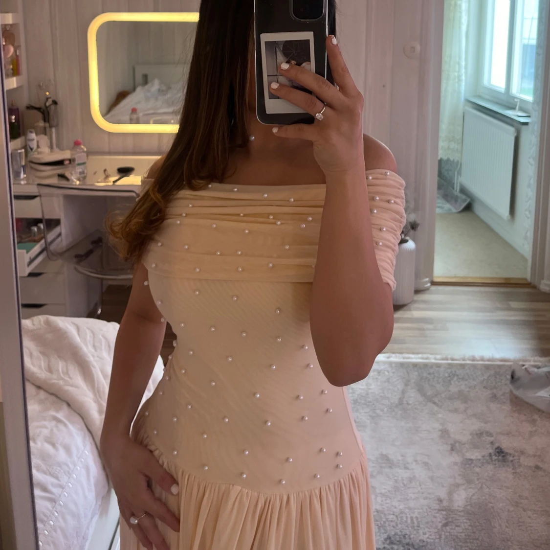 Ljusrosa långklänning med pärlor - 1