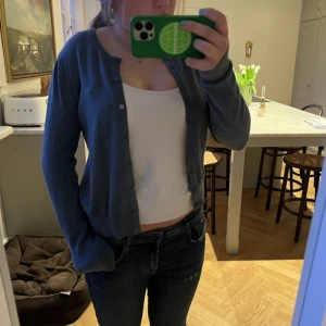 Söt kofta - Säljer denna koftan! Skriv vid intresse eller frågor <33