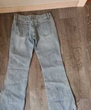 Damjeans i storlek S - Ett par fina damjeans i storlek S i bootcut i väldigt bra skick
