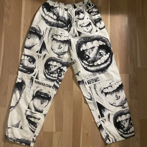 Polar byxor - Ett par feta polar brallor i nästan nyskick. Strl M 