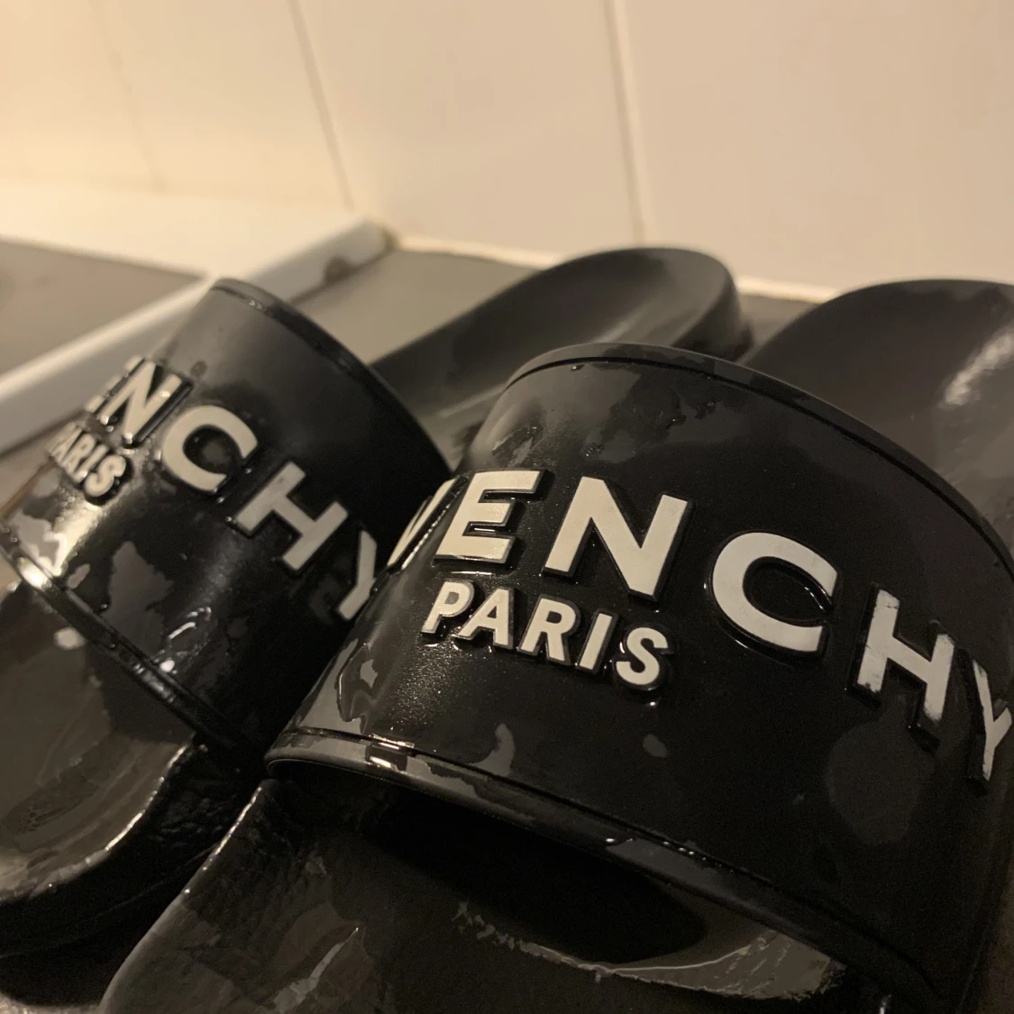 Givenchy tofflor storlek 36 oanvända - 91