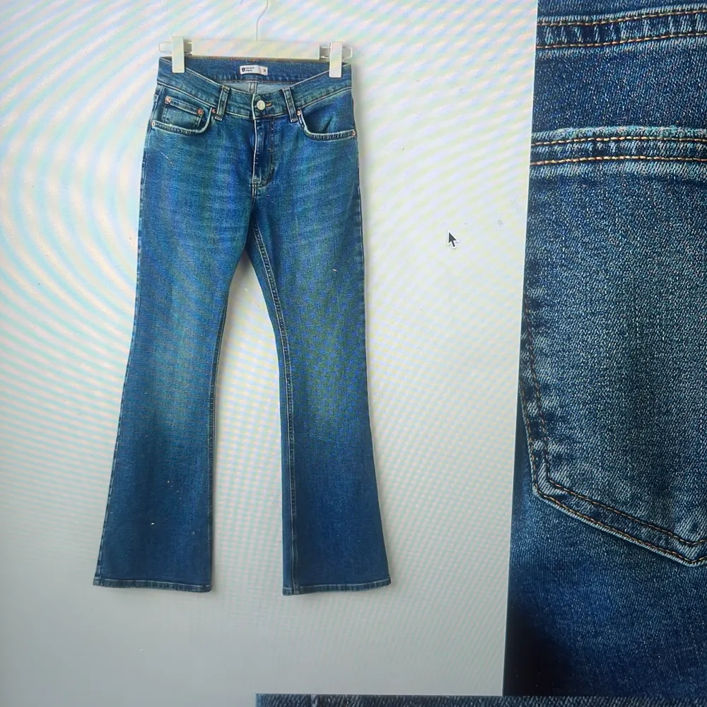 Så snygga helt slutsålda jeans från Ginatricot, köptes i somras men knappt använda då de inte riktigt passar mig. Nypris 500kr skriv privat för fler bilder. Jeans & Byxor.
