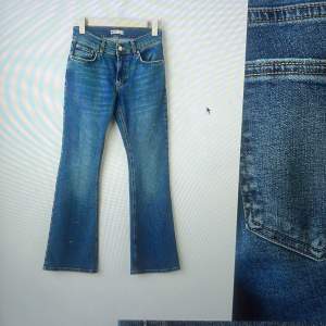 Så snygga helt slutsålda jeans från Ginatricot, köptes i somras men knappt använda då de inte riktigt passar mig. Nypris 500kr skriv privat för fler bilder