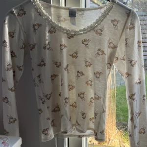 Fin topp - En jätte gullig jag fått av mamma som köpt den för typ 8 år sen i london.