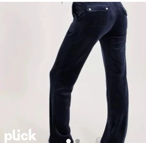 SÖKER  - Jag söker ett par juicy couture byxor i mörk blå eller grå. Billigt!