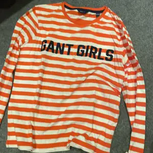 Oanvänd tröja från Gant stl 158/164 (13-14 år)