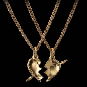 Maria Nilsdotter halsband  - Har den nedre delen i guld och kan tänka mig sälja den för bra bud men byter helst mot ett likadant i silver eller ett annat Maria Nilsdotter halsband i silver🙏🏻       