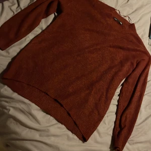 Stickad tröja  - Supergosig & mjuk Stickad tröja från lager 157, strl m 