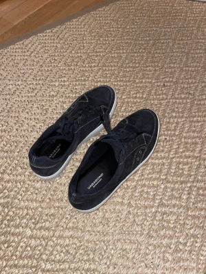 Sneakers  - Säljer mina Vagabond skor då jag inte använt dom på ett tag, endast använda några gånger. 