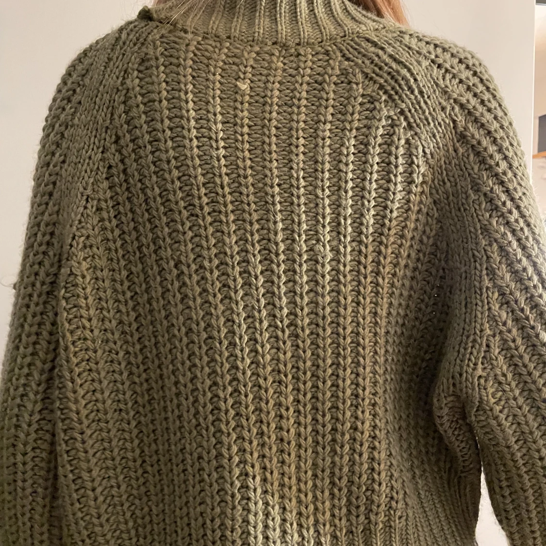 Grön stickad tröja  - 90