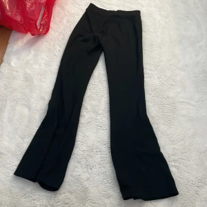 bootcut tights - fina bootcut tights men kommer tyvärr inte till använding