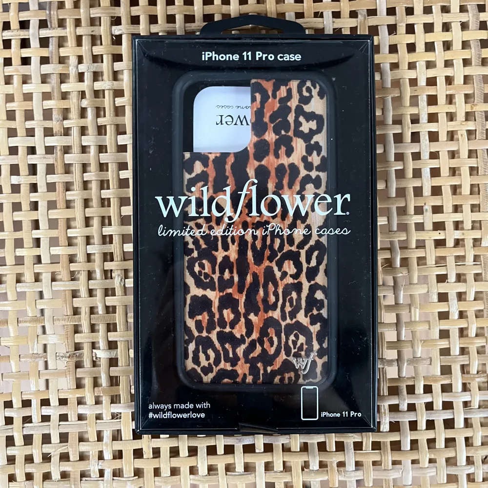 Wildflower case, iPhone 11 Pro  Nyskick . Accessoarer.