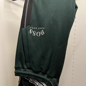 Hugo boss - Hugo boss byxor, nästan aldrig använd så fint skick
