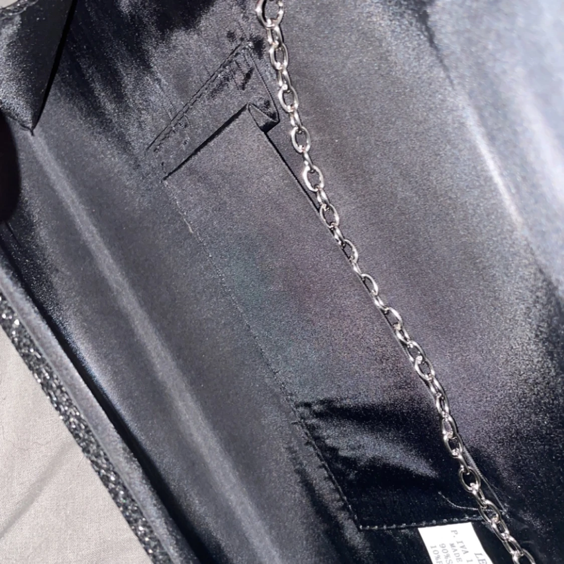 Glittrig väska  - 91