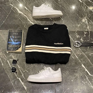 Hard Rock Café Sweatshirt - Hard Rock Café Sweatshirt Strl: L Skick: Bra