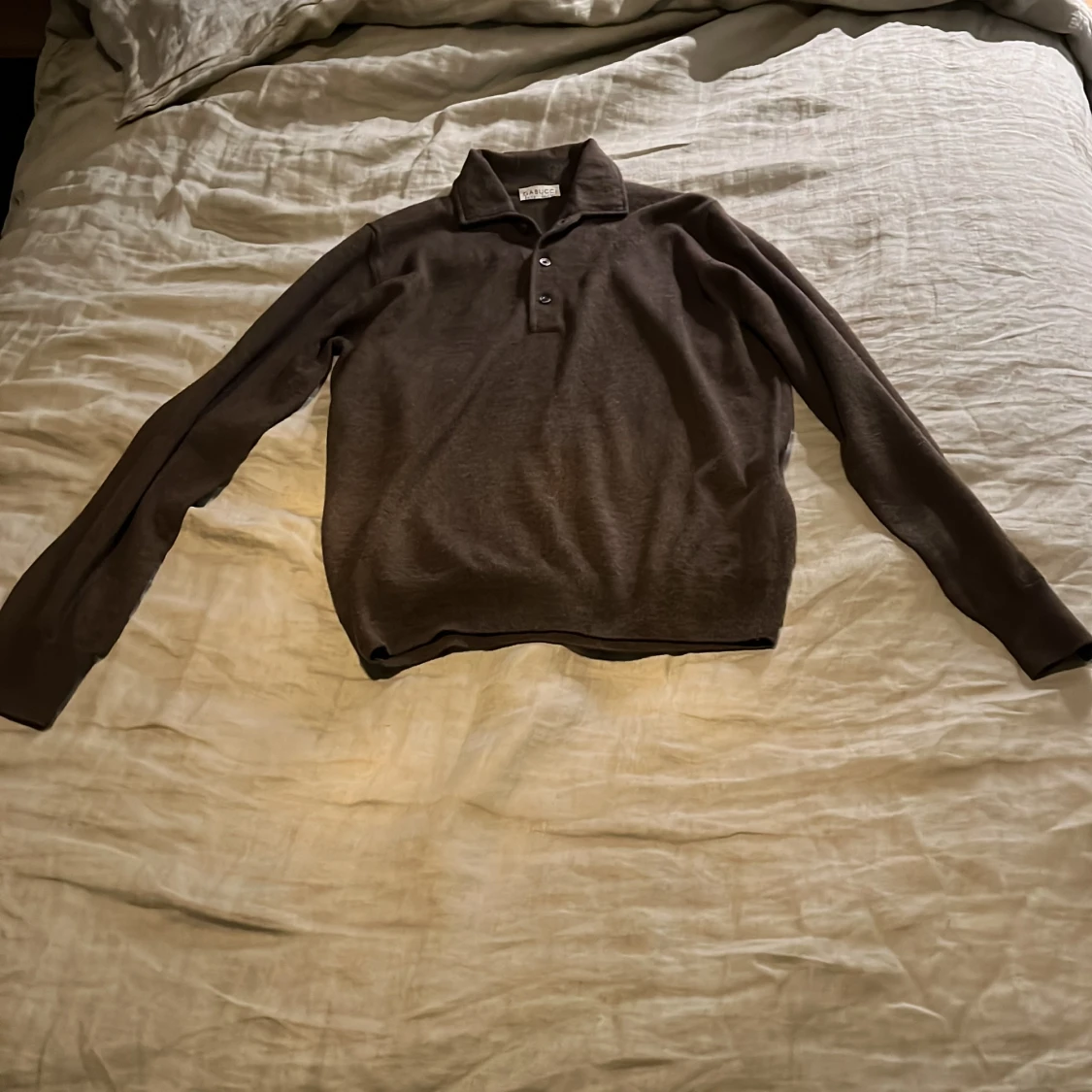 Oanvänd gabucci tröja.