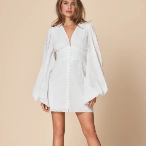 Adoore klänning - Endast använd en gång så i väldigt fint skick, storlek 36